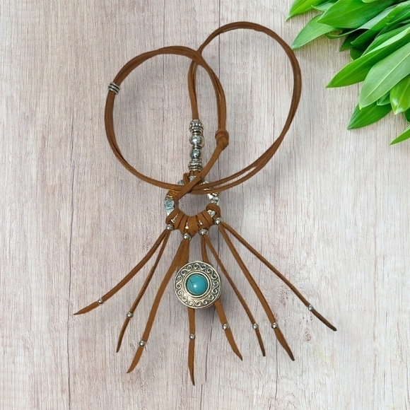 Hand Crafted Leather Turquoise necklace. - Picture 3 of 4